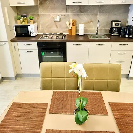 Sunset View Apartment- Pools Mamaia