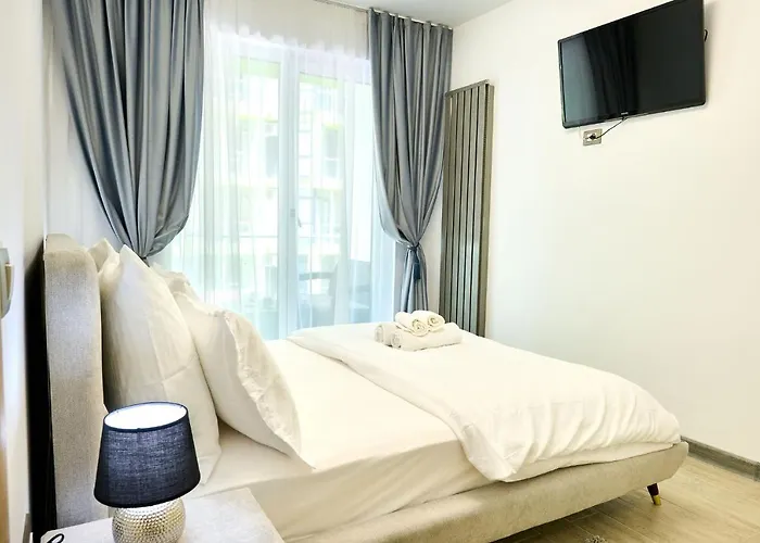 Sunset View Apartment- Pools