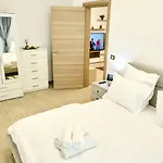 Sunset View Apartment- Pools アパート ママイア