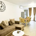 Sunset View Apartment- Pools アパート ママイア
