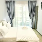 Sunset View Apartment- Pools ママイア