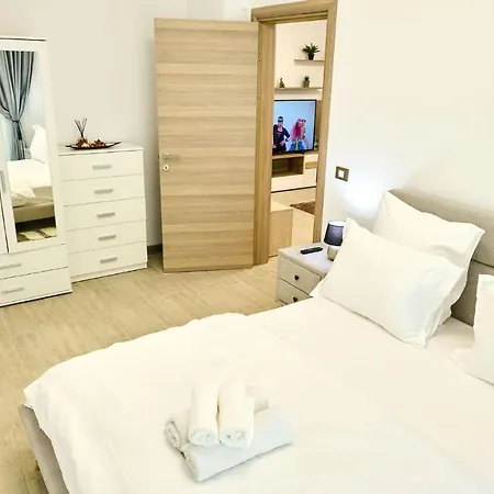 Sunset View Apartment- Pools Apartment Mamaia